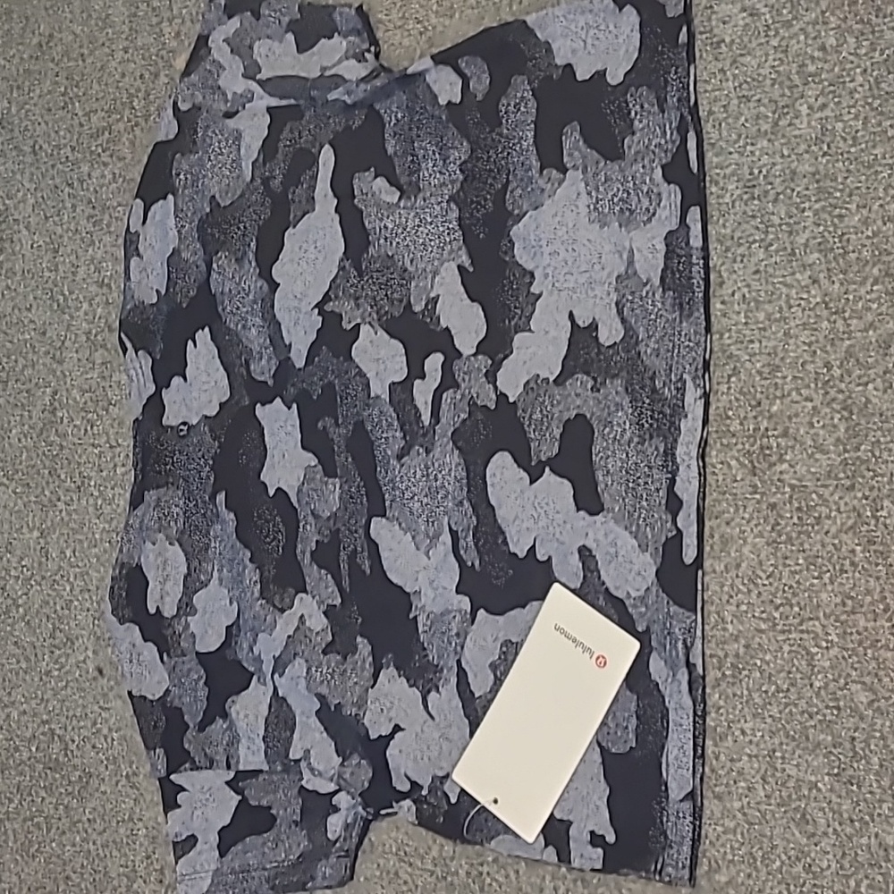 Lululemon Camo Cates Training Tee - Picture 5 of 7